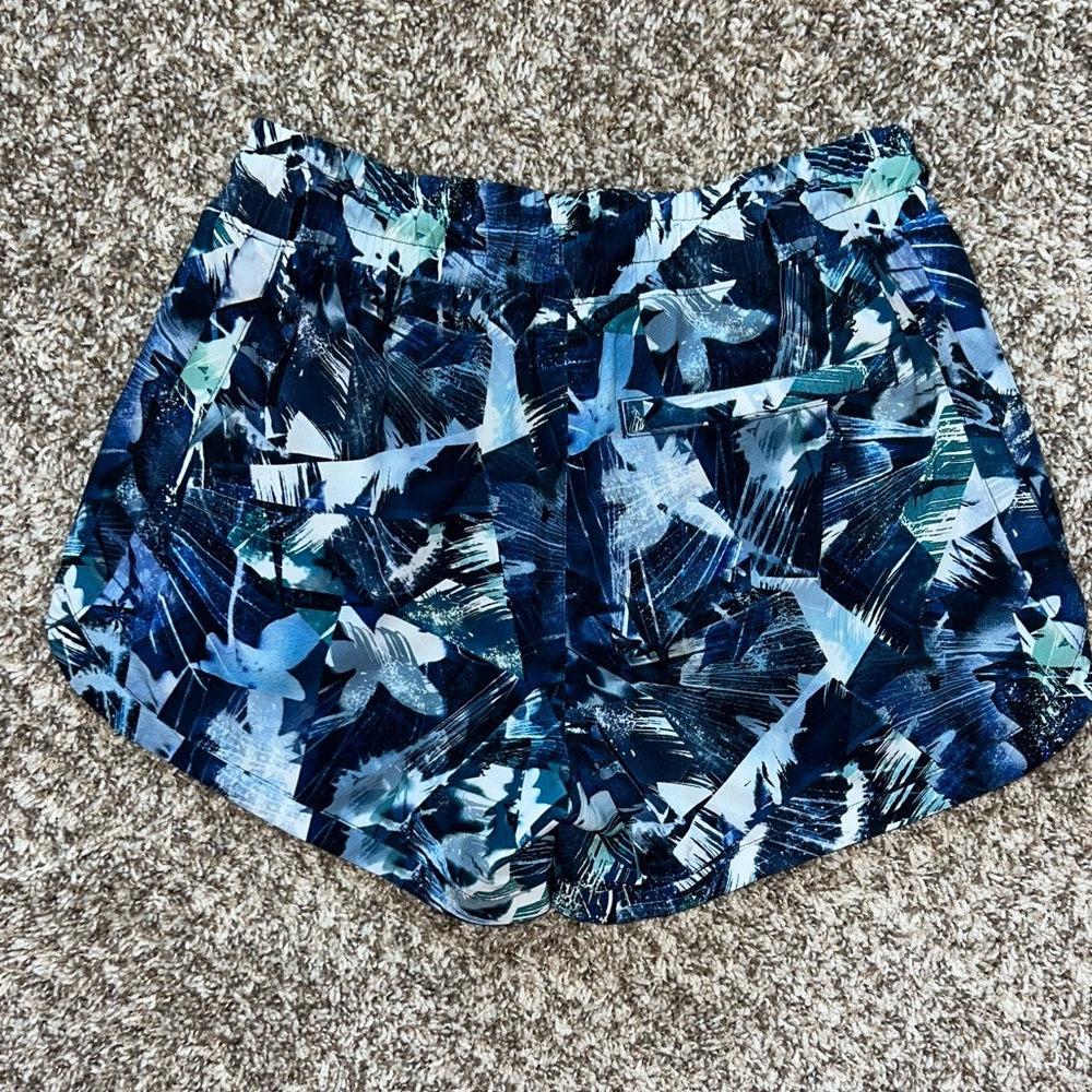 Athleta Girls ALL PLAY 3” Tropical Blue Floral Shorts - Picture 3 of 8